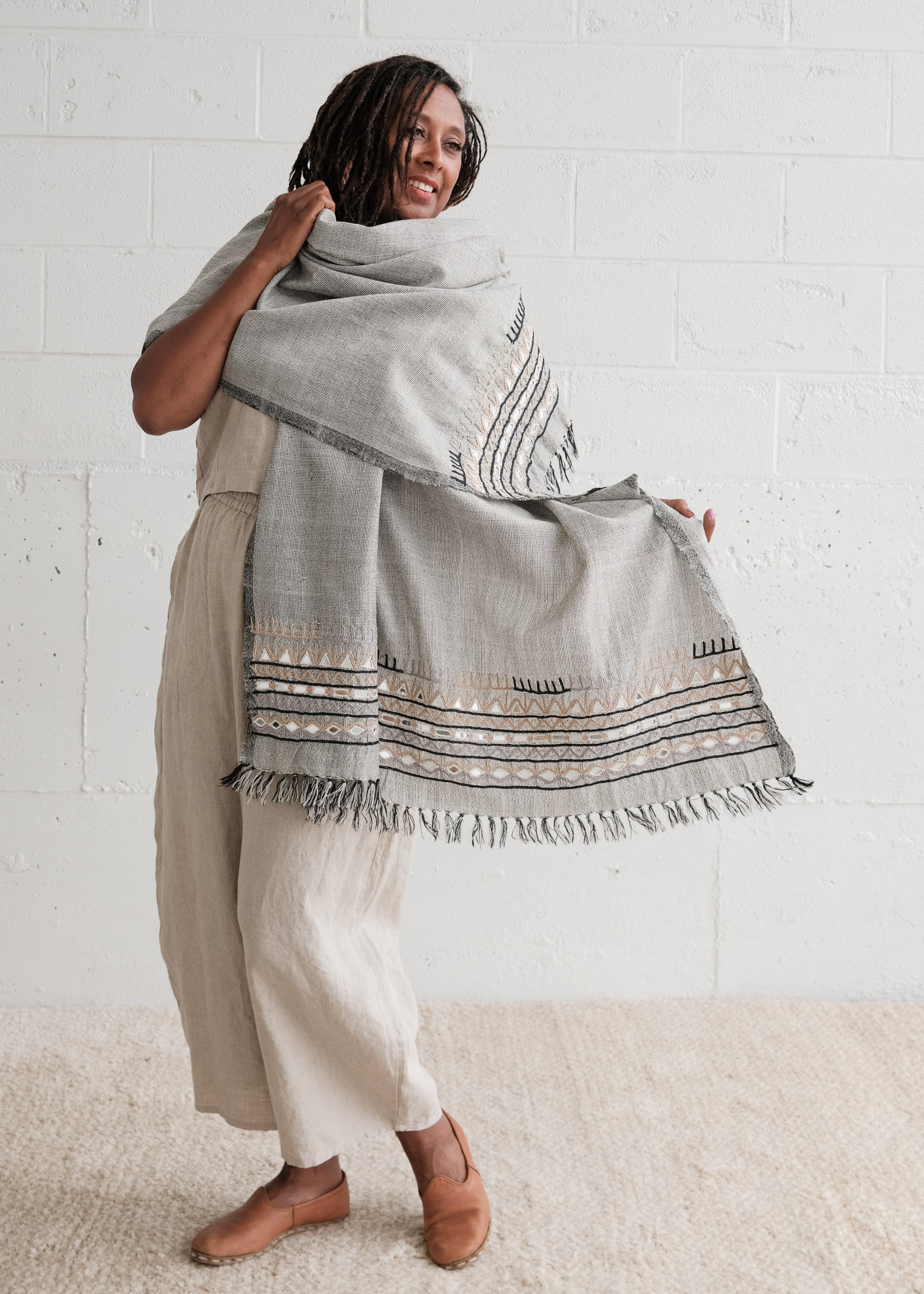Bhujodi & Rabari - Wool Shawl - Salt & Pepper– MAIWA
