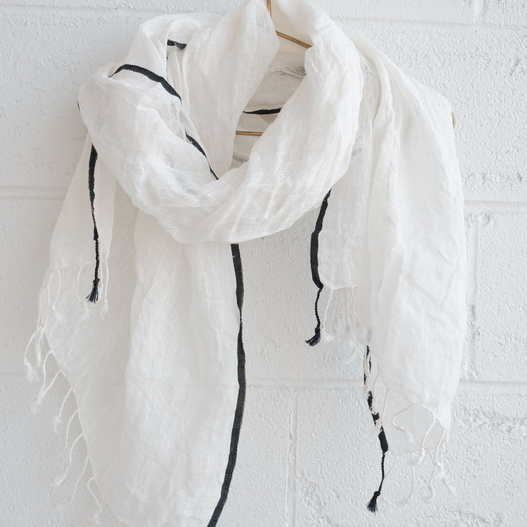 Scarf Linen Handwoven Black Selvedge1